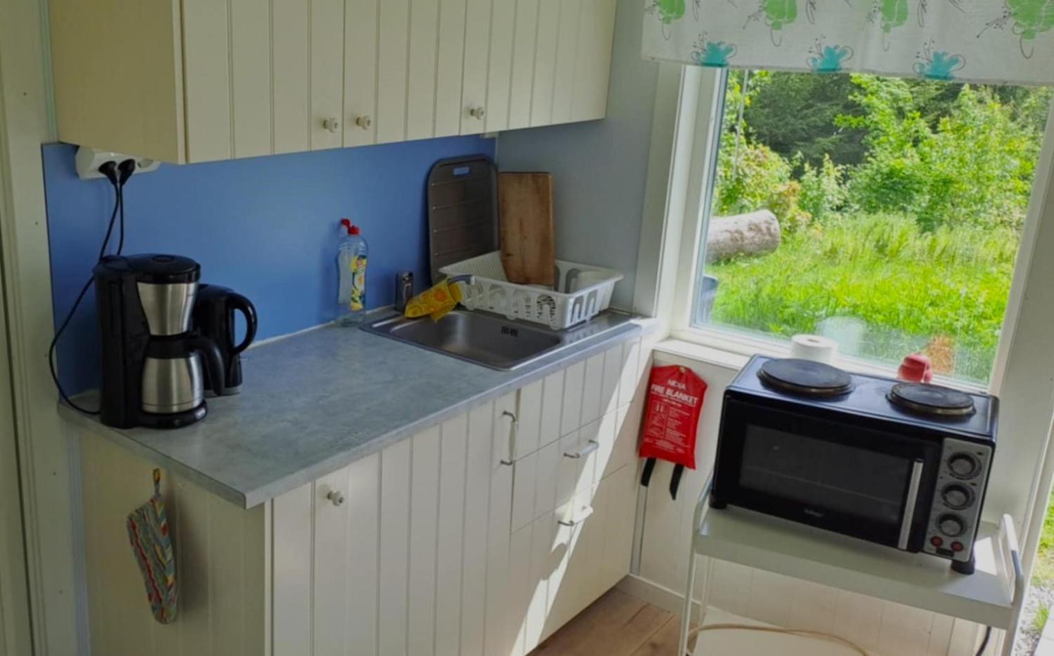 Gaeststuga I Vacker Natur, Bastu, Bubbelpool Sommartid Och Gratis Parkering Naera Ulricehamn Och Lassalyckan, Guesthouse With Nice View With Sauna And Free Parking Close To Dalsjoefors And Fishing Borås Exterior foto